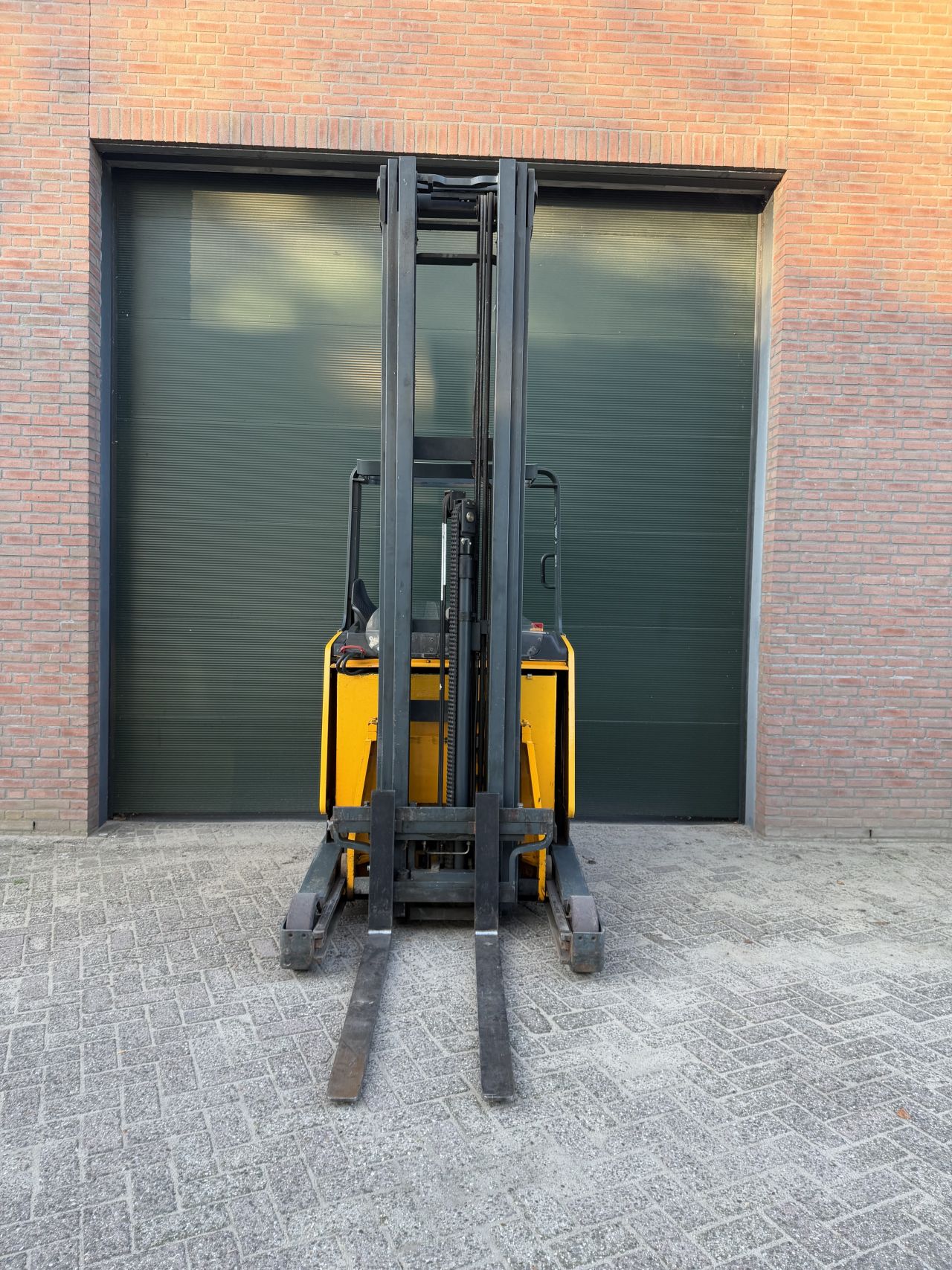 Jungheinrich ETV214 reachtruck triplo 6,5 mtr