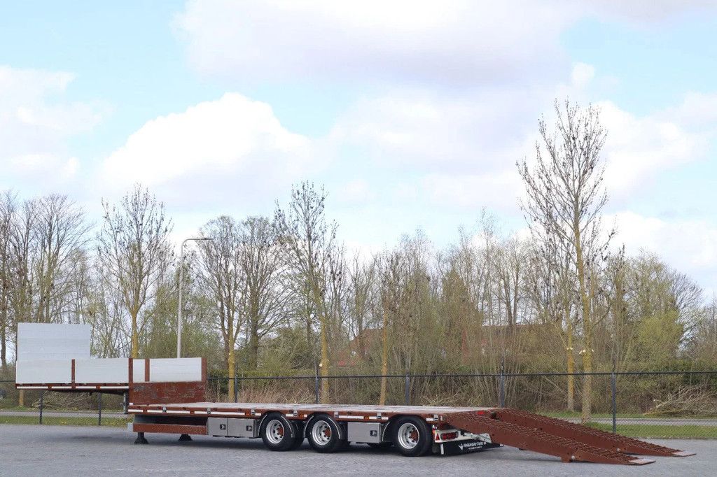 HRD STLM 3N | 3-AXLE | SLIDING RAMPS | STEER & LIFT AXLE