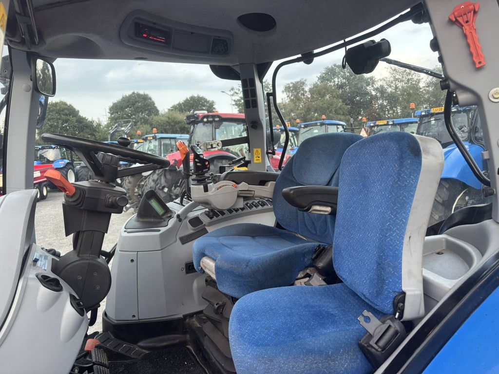 NEW HOLLAND T6030