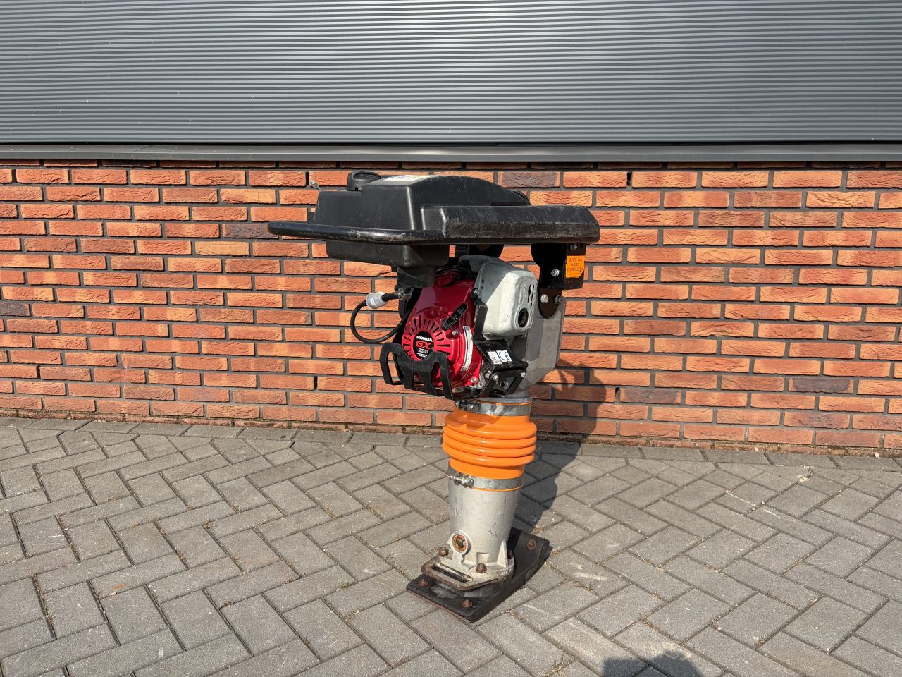 Gebruikte Samac S-64 stamper - 64kg - Honda motor