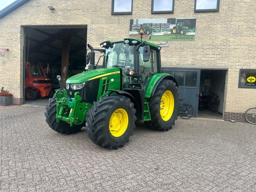 John Deere 6110M