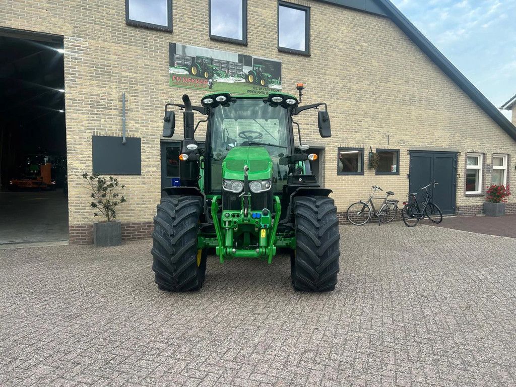 John Deere 6110M