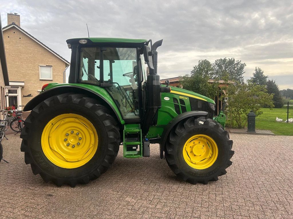 John Deere 6110M