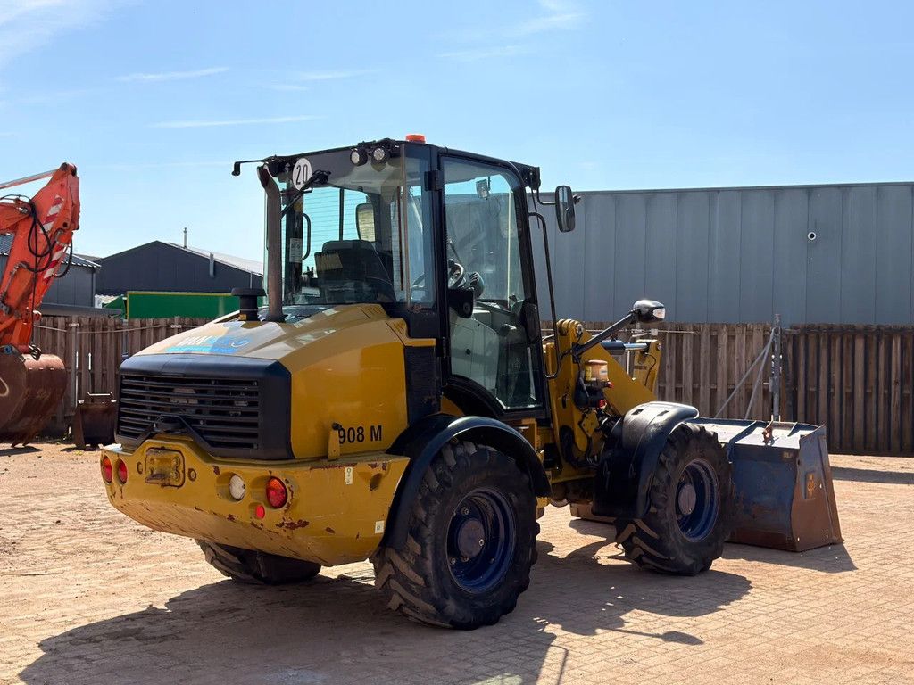 Caterpillar 908M - Quick Coupler / Automatic Greasing / Forks and Bucket