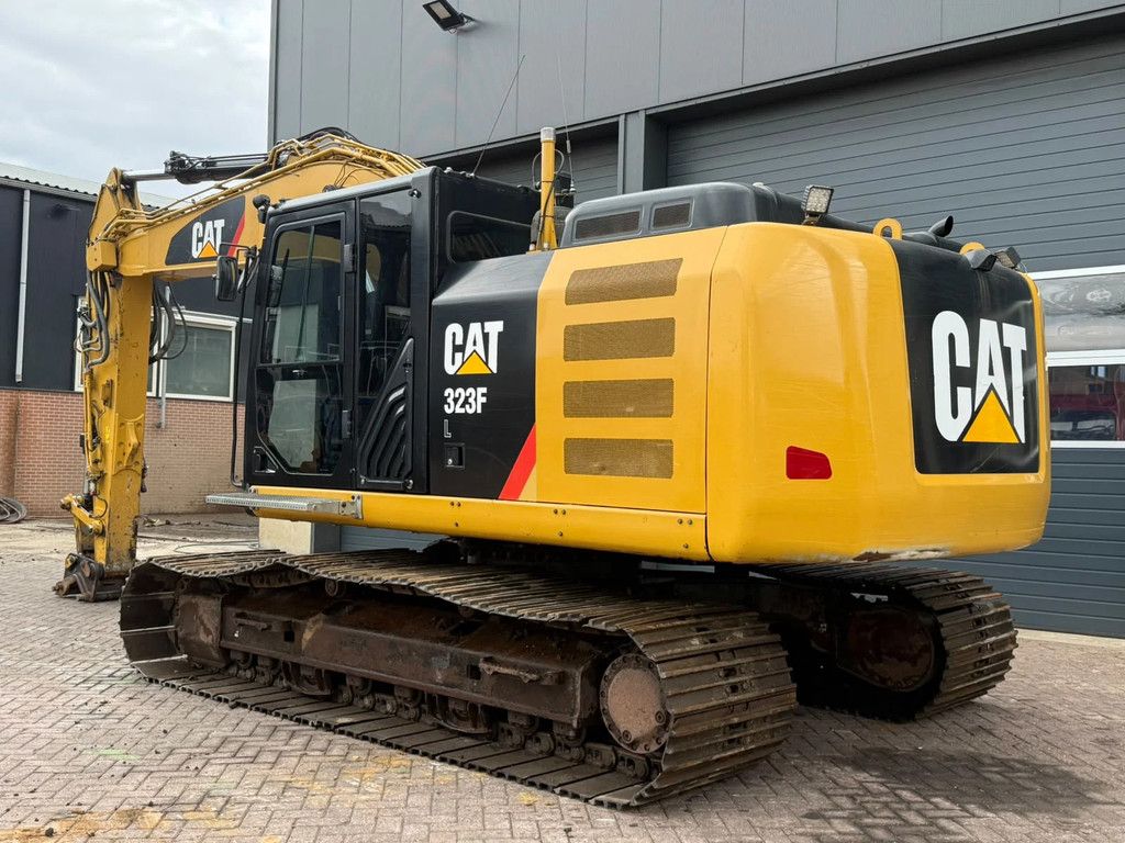 Caterpillar 323FL