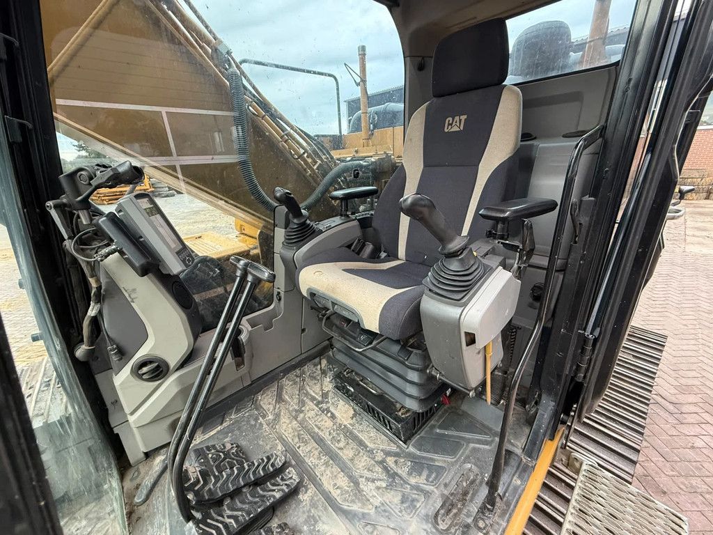 Caterpillar 323FL