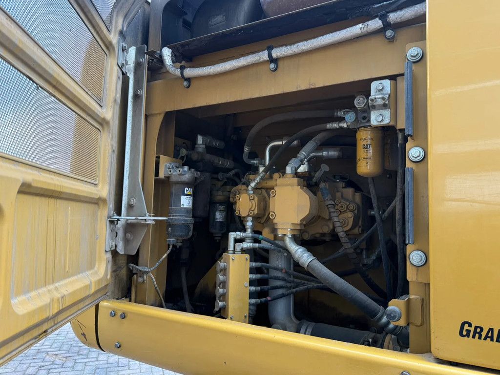 Caterpillar 323FL