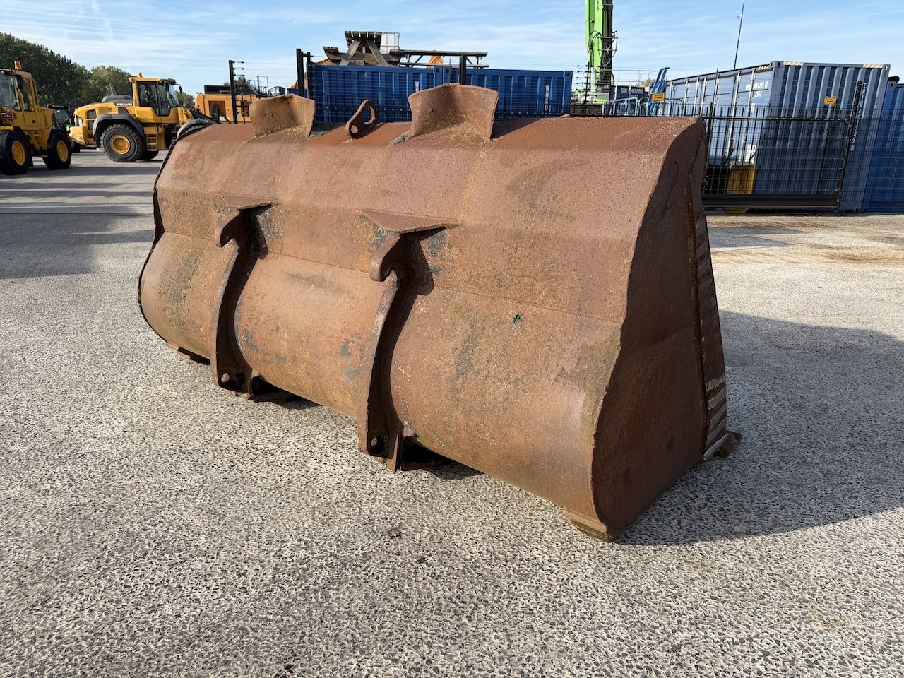 Dichte bak Volvo L110 285cm