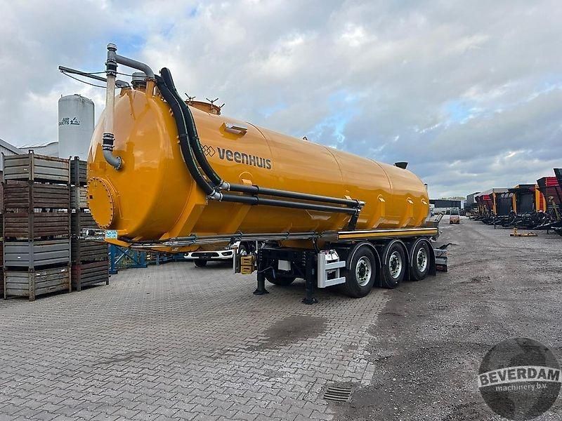 Komt binnen ! 2x Veenhuis mestoplegger