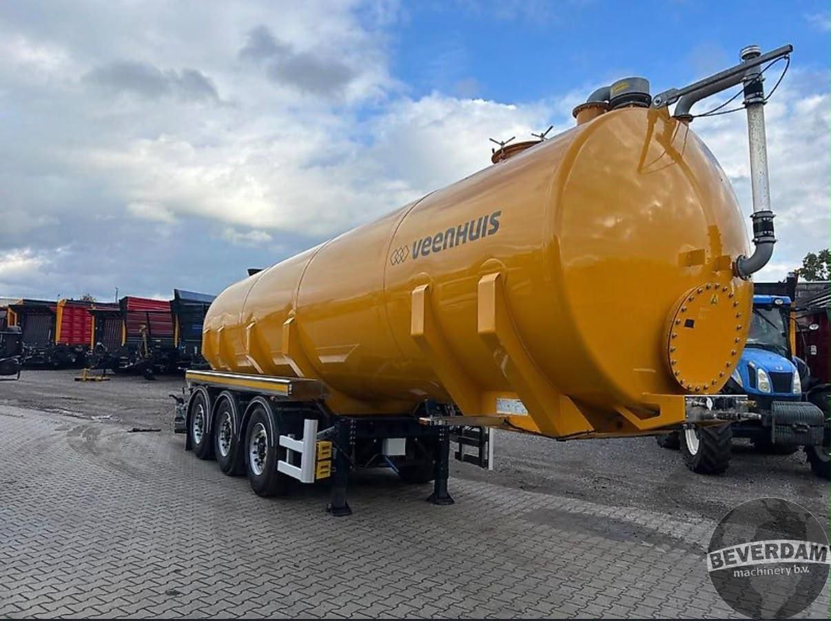 Komt binnen ! 2x Veenhuis mestoplegger