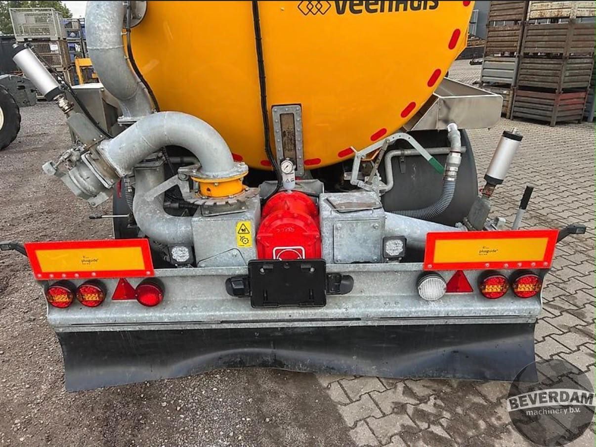 Komt binnen ! 2x Veenhuis mestoplegger