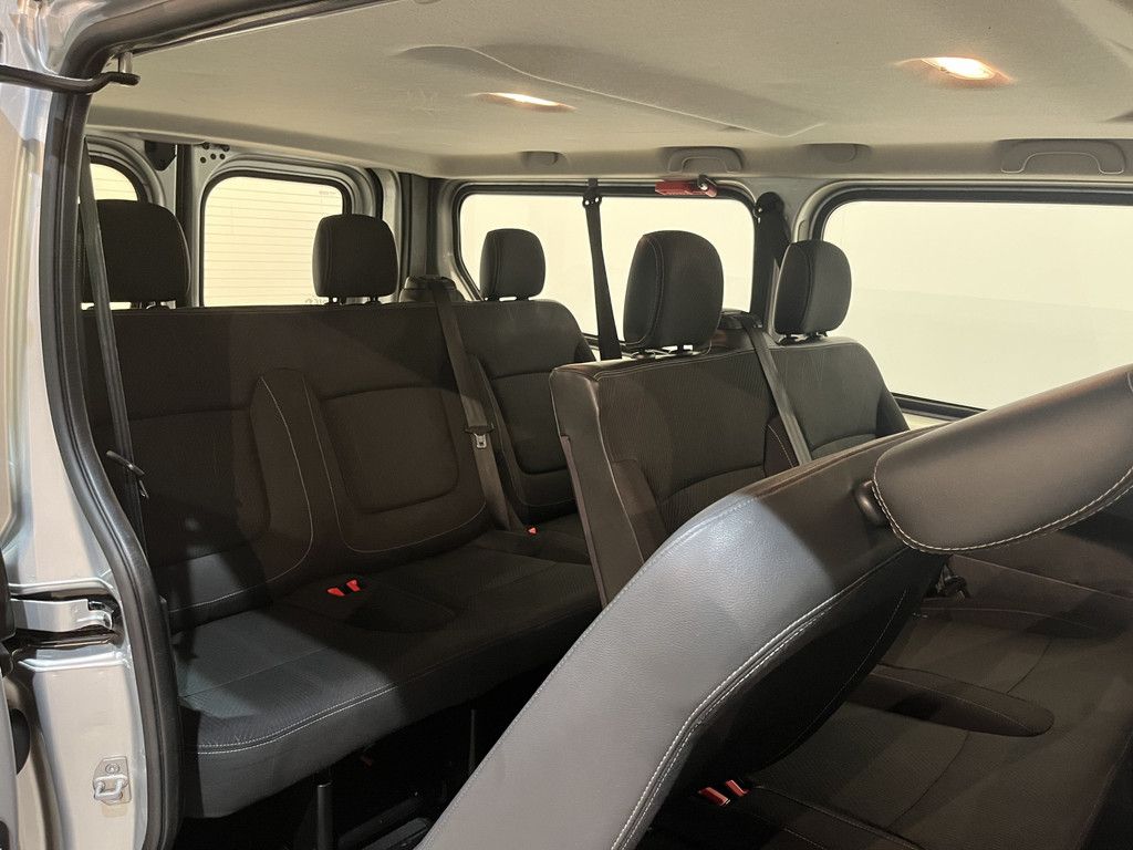 Renault Trafic Passenger 1.6 dCi Grand Personenvervoer / 9-Persoons / Airco / Cruise Control / PDC / € 19.800,- EXCL. BTW
