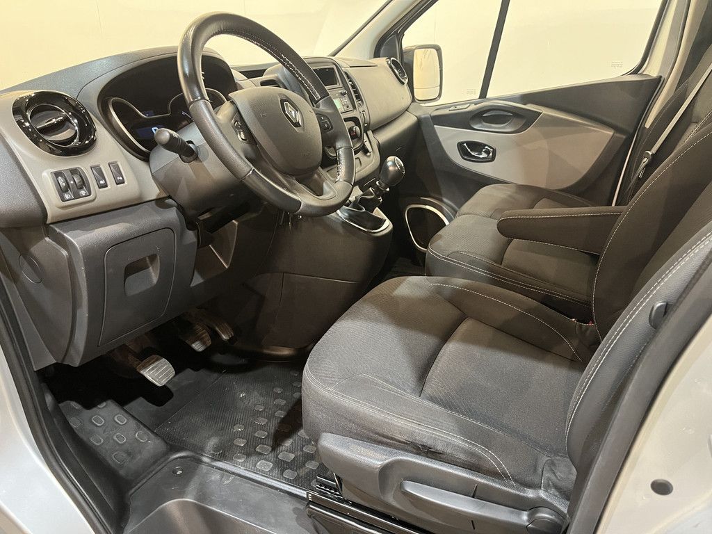 Renault Trafic Passenger 1.6 dCi Grand Personenvervoer / 9-Persoons / Airco / Cruise Control / PDC / € 19.800,- EXCL. BTW