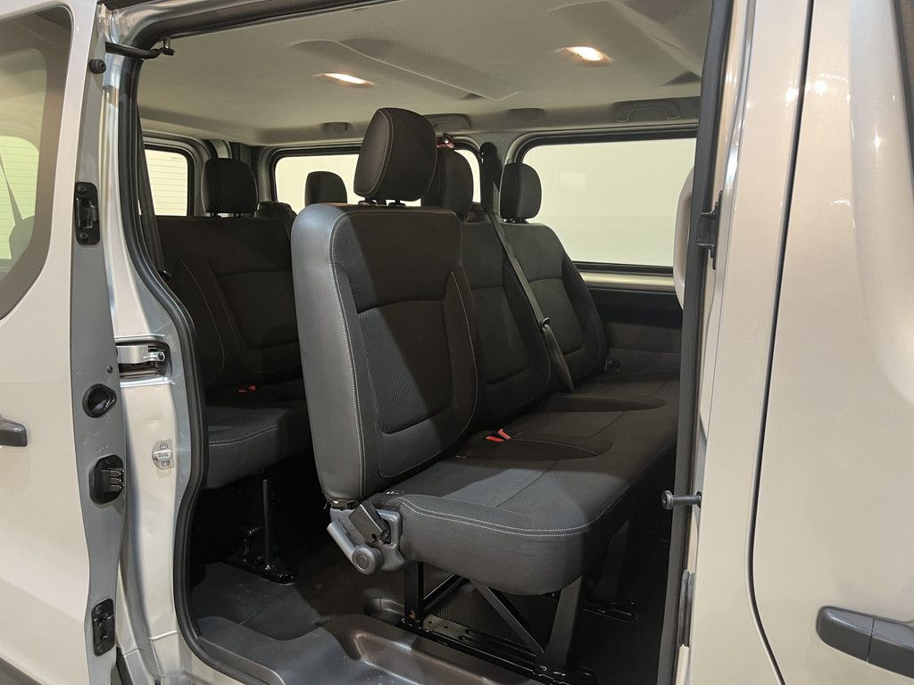 Renault Trafic Passenger 1.6 dCi Grand Personenvervoer / 9-Persoons / Airco / Cruise Control / PDC / € 19.800,- EXCL. BTW