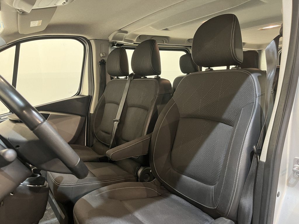 Renault Trafic Passenger 1.6 dCi Grand Personenvervoer / 9-Persoons / Airco / Cruise Control / PDC / € 19.800,- EXCL. BTW