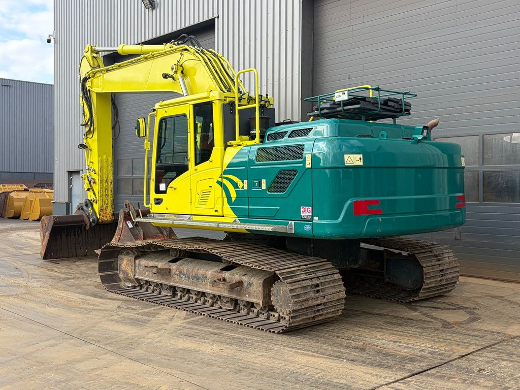Hyundai HX260L