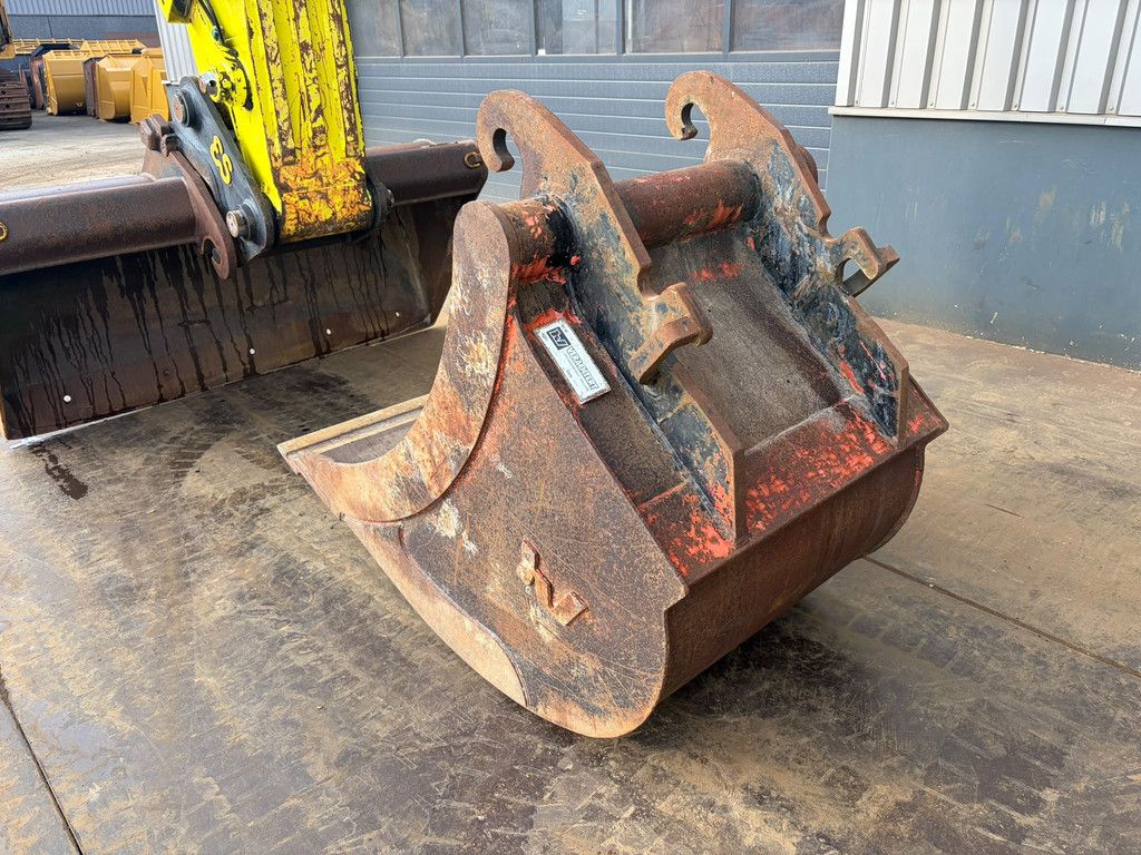 Hyundai HX260L
