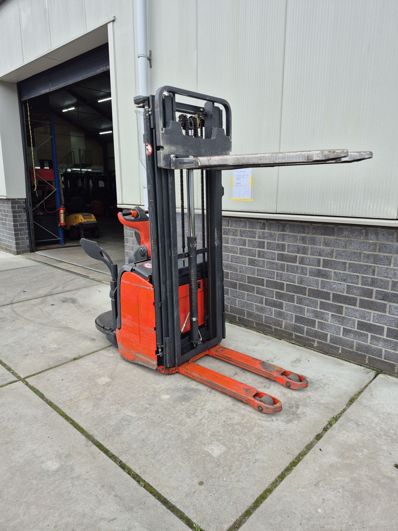 Linde L14AP bj 2012 triplex freelift 4.800 mm accu bj 2023