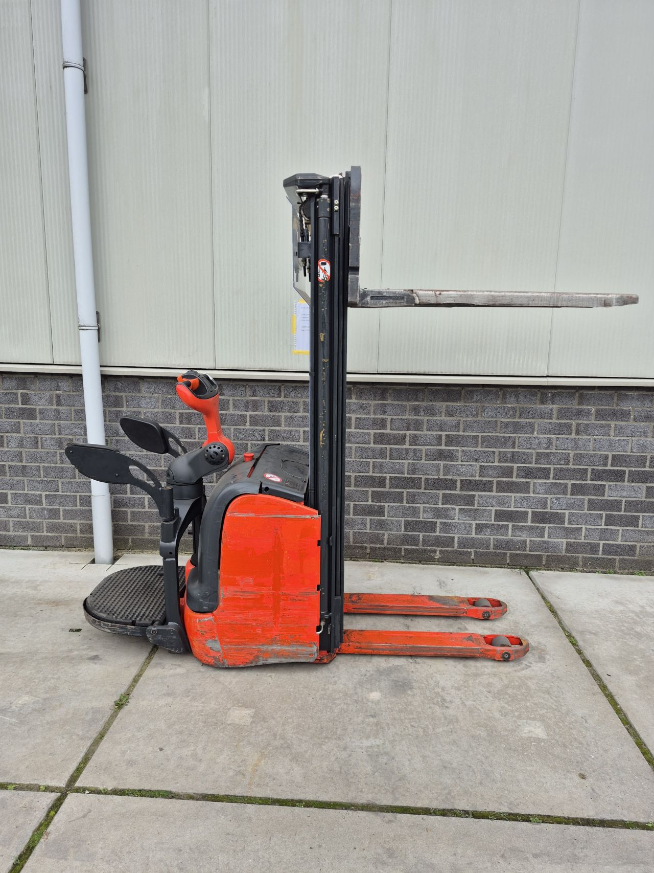 Linde L14AP bj 2012 triplex freelift 4.800 mm accu bj 2023