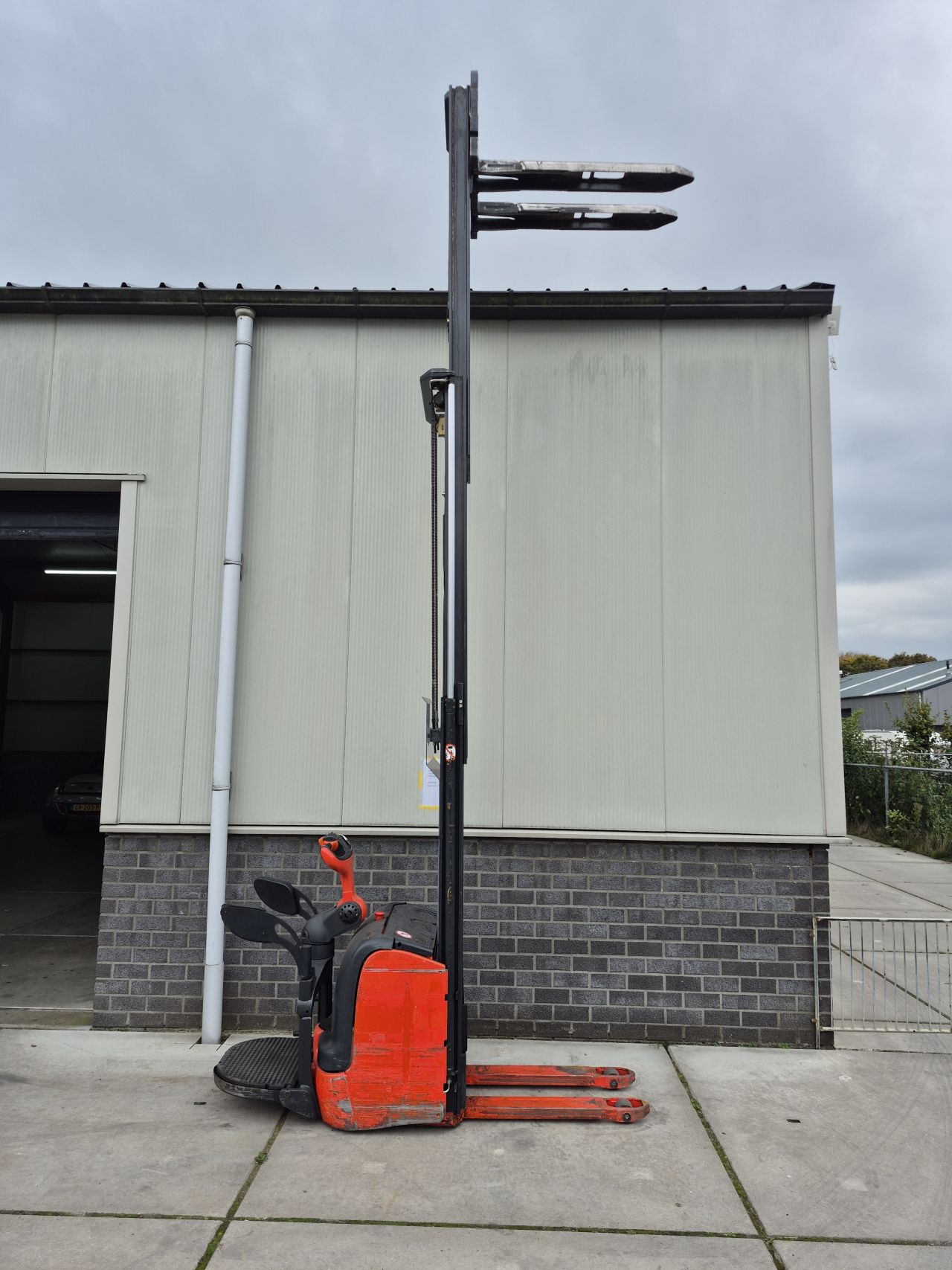 Linde L14AP bj 2012 triplex freelift 4.800 mm accu bj 2023