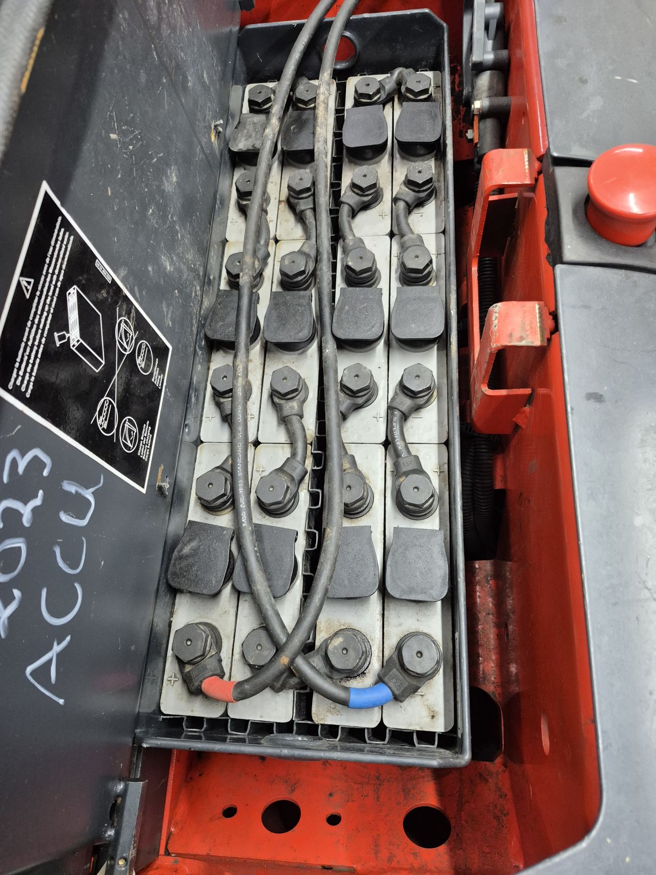 Linde L14AP bj 2012 triplex freelift 4.800 mm accu bj 2023
