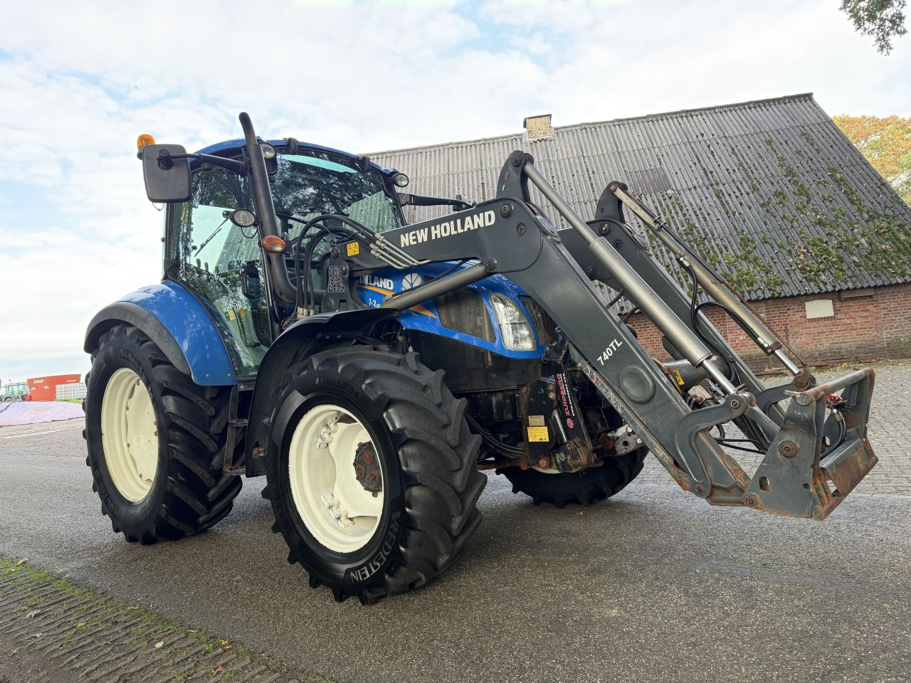 New Holland T4.85