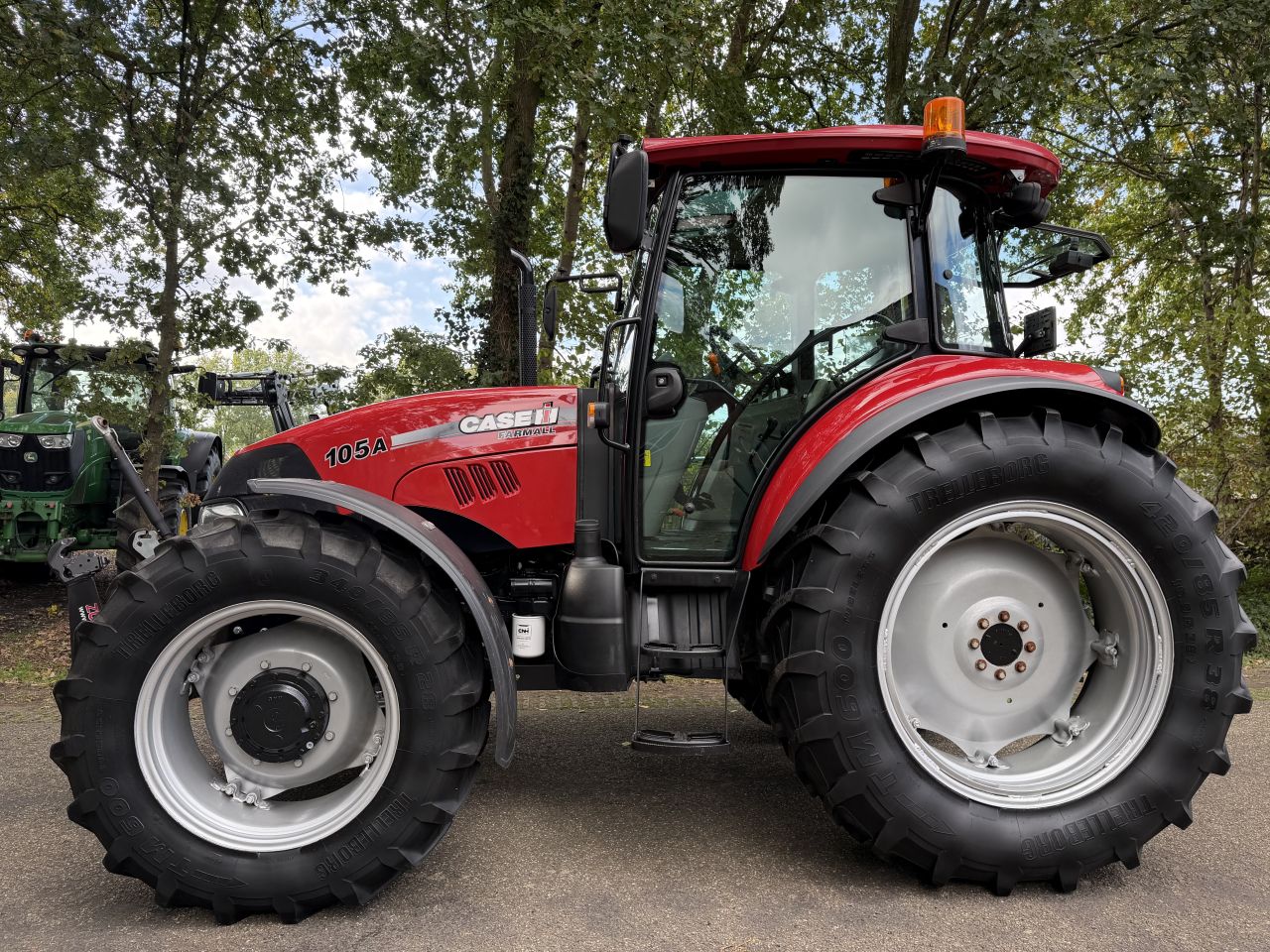 Case IH Farmall 105A