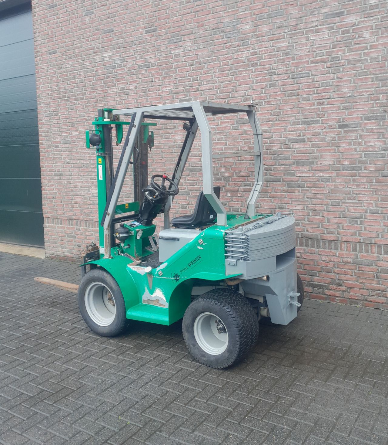 Compacte Diesel Veldheftruck