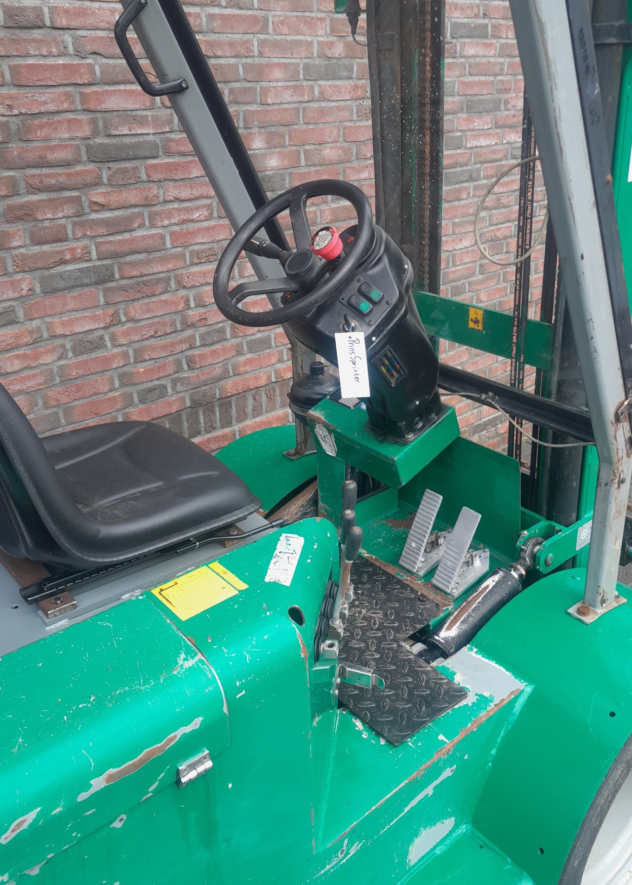 Compacte Diesel Veldheftruck