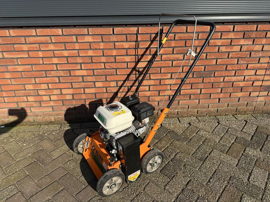 Eliet E401 VM VERTICUTEERMACHINE