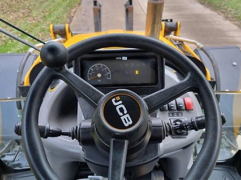 JCB 4CX