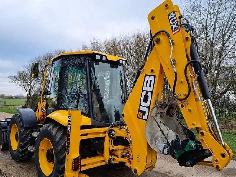 JCB 4CX