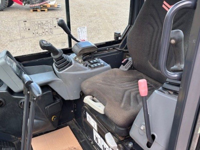 Yanmar sv 26