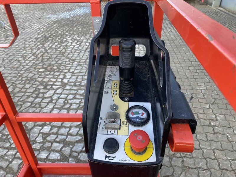 Skyjack SJ12