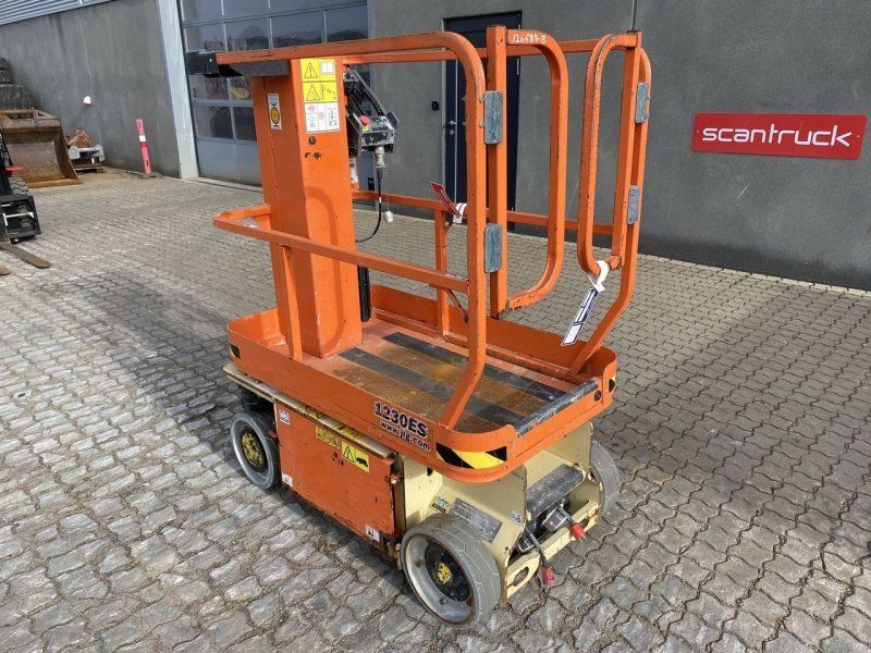 JLG 1230ES
