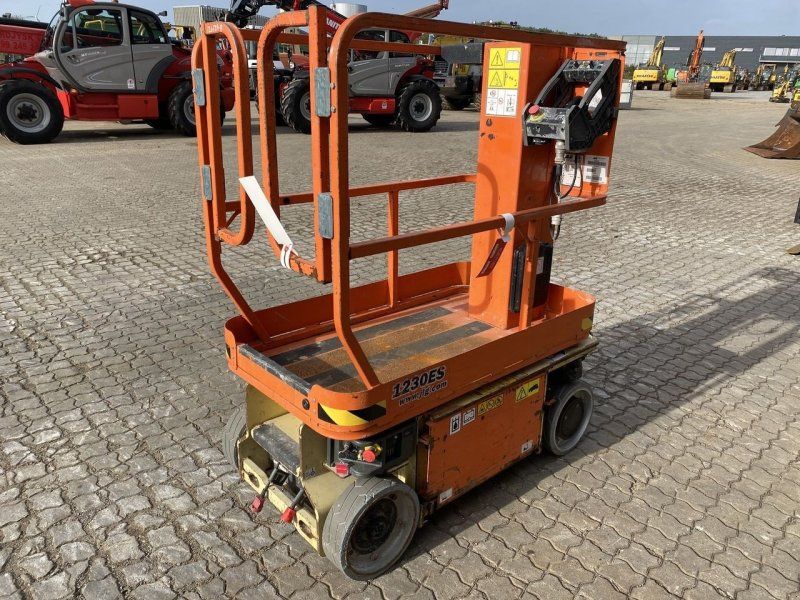 JLG 1230ES