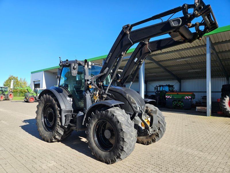 Valtra N 174