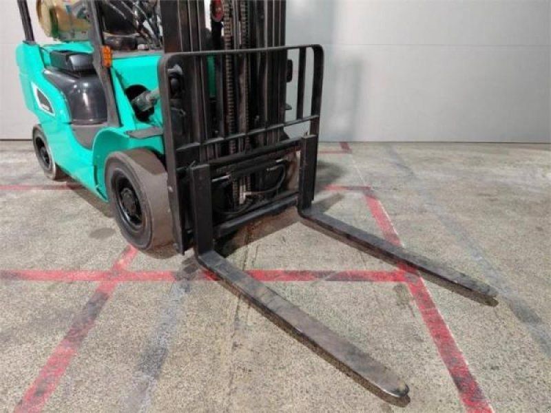 Mitsubishi FG25NT