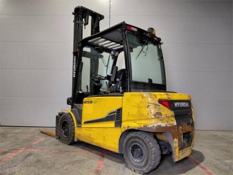 Hyundai 45 B-9