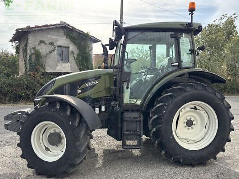 Valtra a105