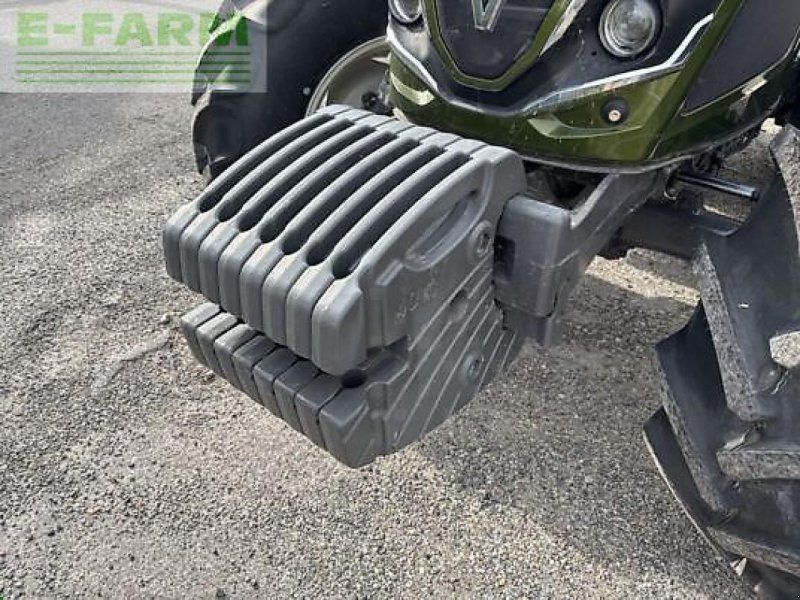 Valtra a105
