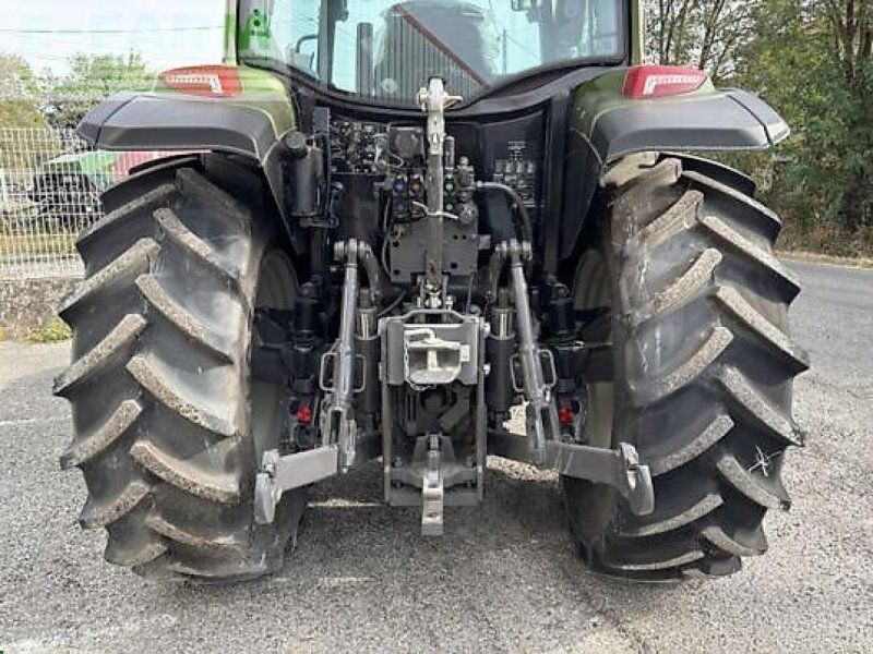 Valtra a105