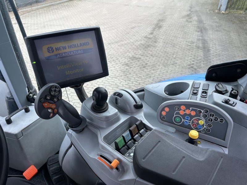 New Holland T7.230