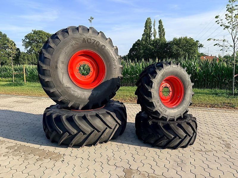 Claas 680/85 R32 + 500/70 R24 Mitas AC 70 G