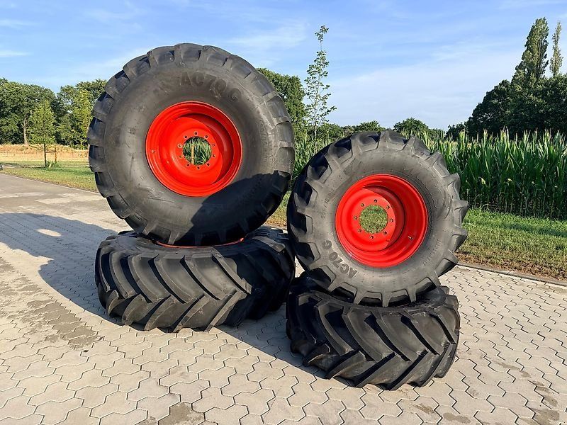 Claas 680/85 R32 + 500/70 R24 Mitas AC 70 G