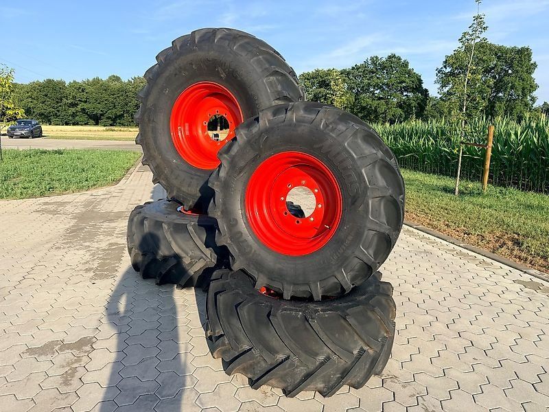 Claas 680/85 R32 + 500/70 R24 Mitas AC 70 G