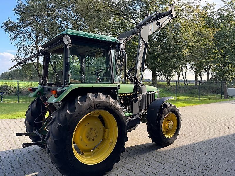 John Deere 2850 AS mit Quicke Industriefrontlader