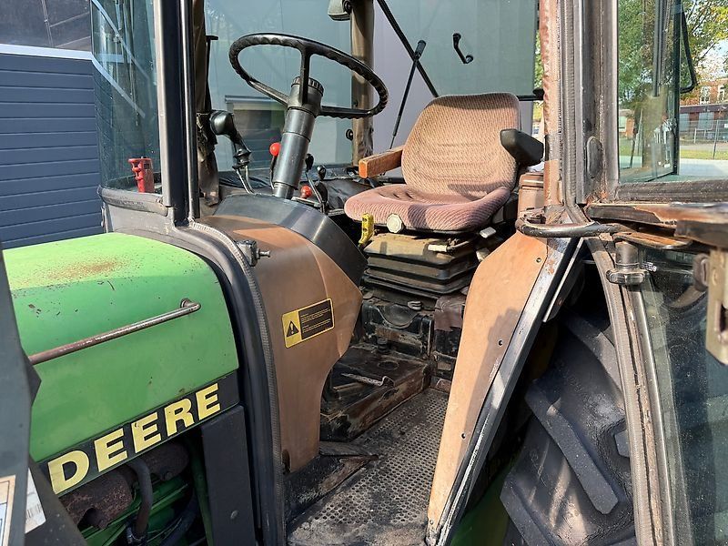 John Deere 2850 AS mit Quicke Industriefrontlader