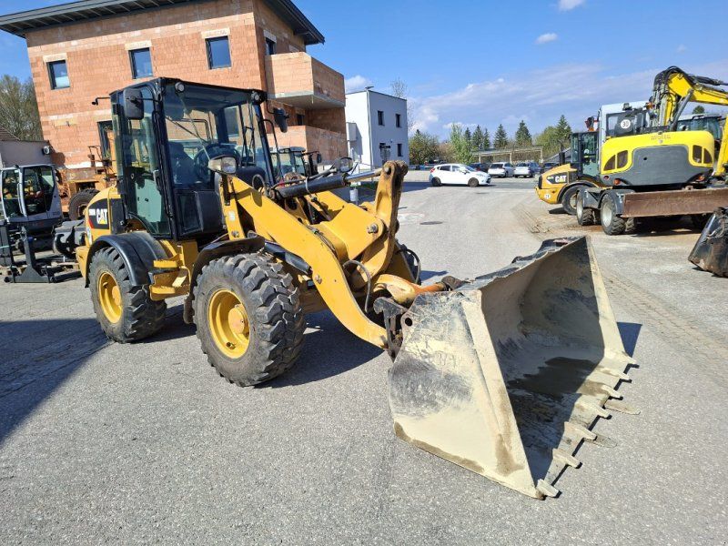 Caterpillar 908M
