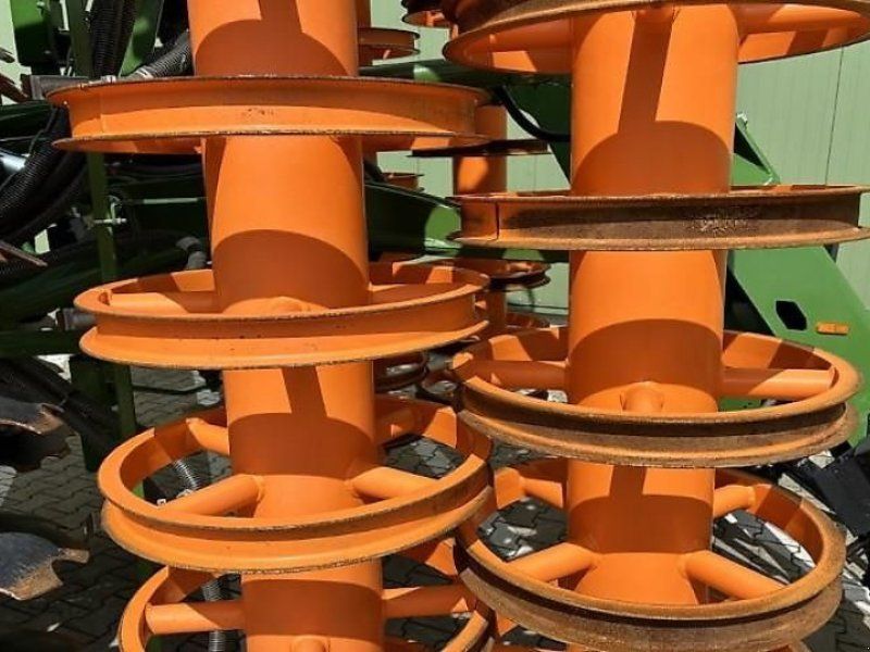 Amazone CATROS+ 7003-2TS  mit Green Drill 501 zur Zwischenfruchtsaat